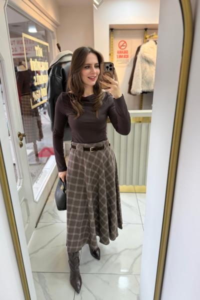 Kayık Yaka Büzgülü Bluz Kahverengi